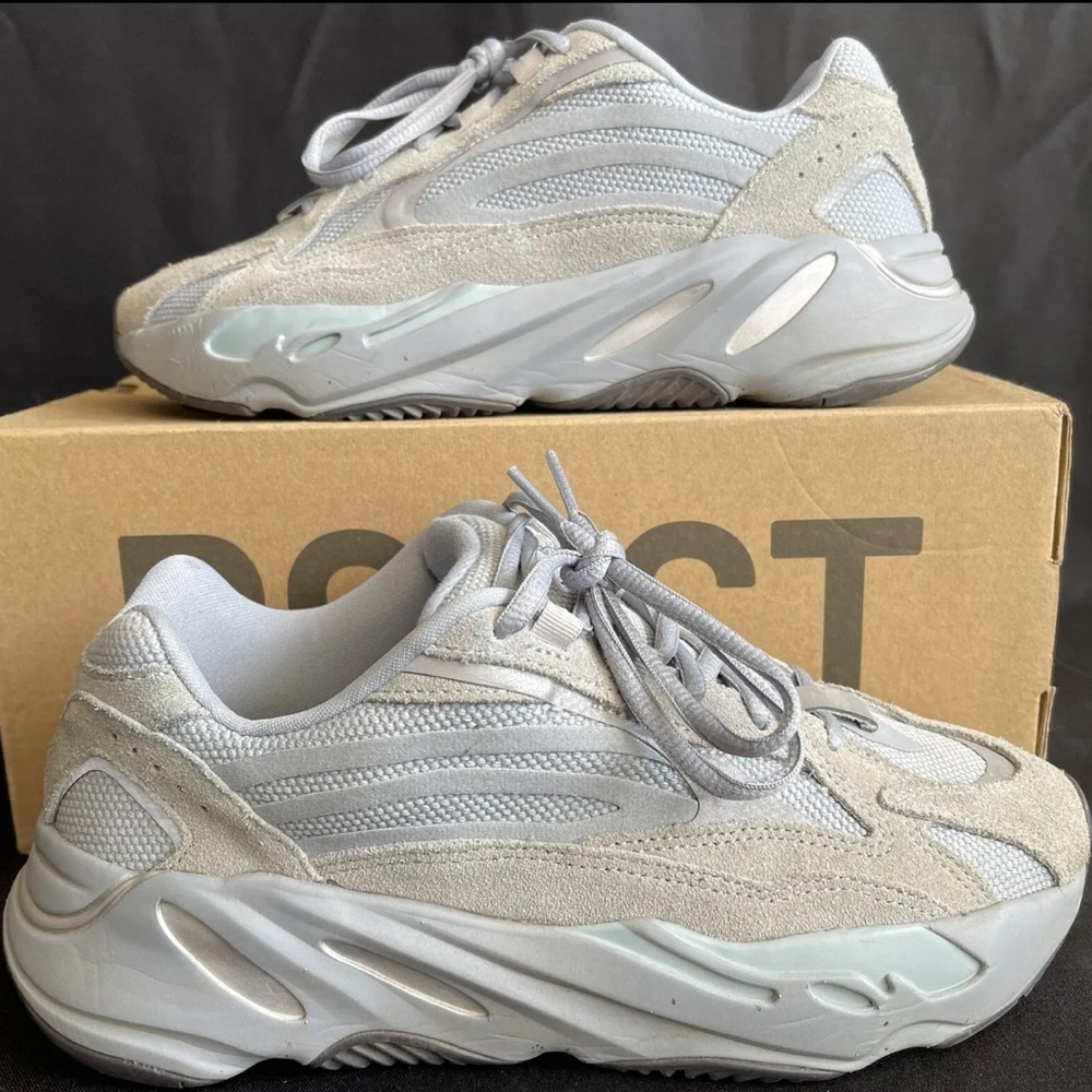Yeezy 700 v2 Hospital Blue